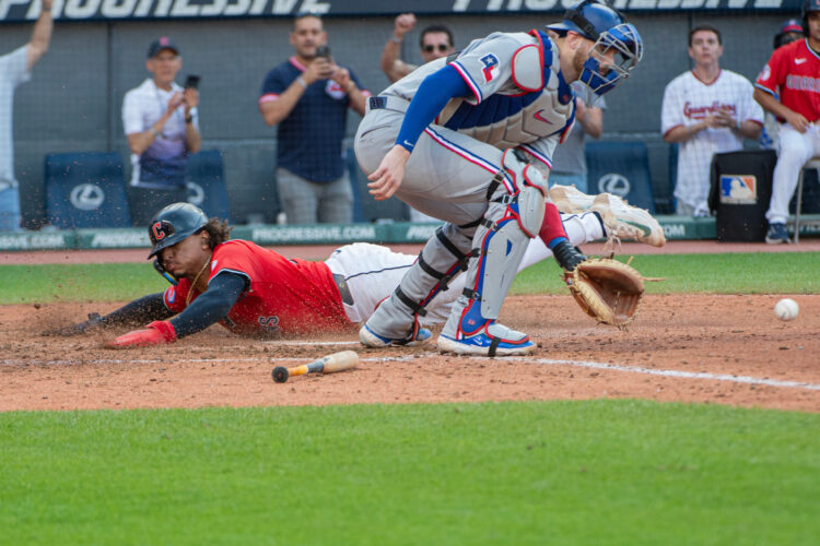 Guardians beat Rangers, win Central